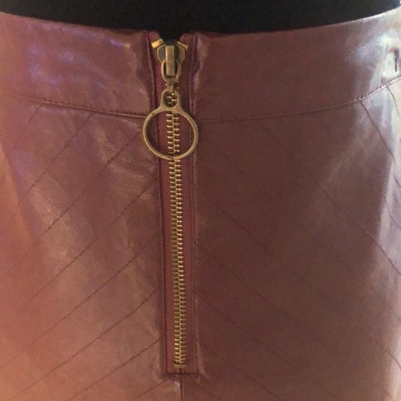 Vegan leather mini skirt - Picture 3 of 6